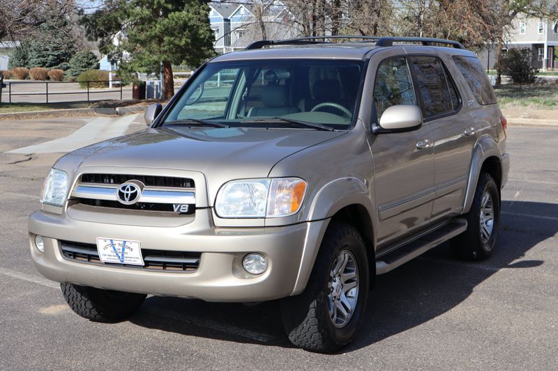 2005 Toyota Sequoia Photos