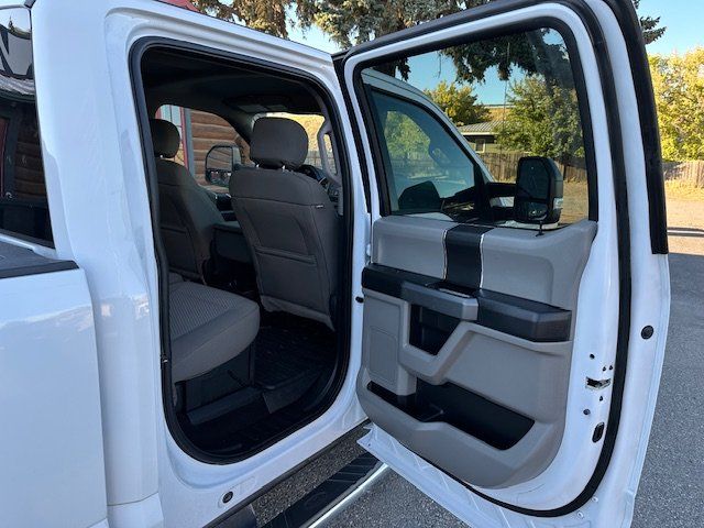 2017 Ford F-350 XLT photo 26