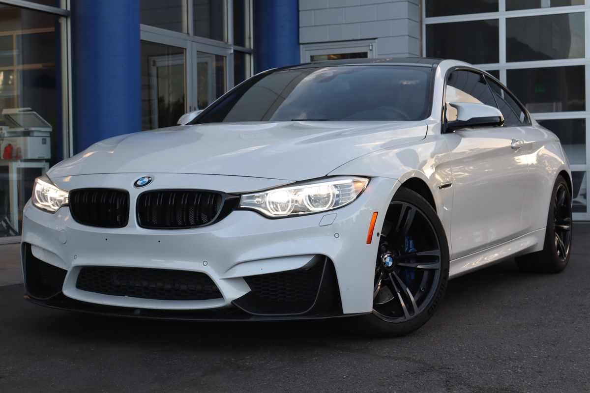 White 2015 BMW M4 Coupe RWD Coupe Rear-Wheel Drive 6-Speed Manual