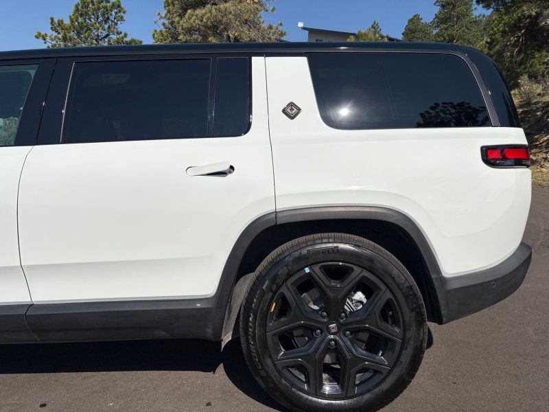 2025 Rivian R1S Adventure - Photo 9
