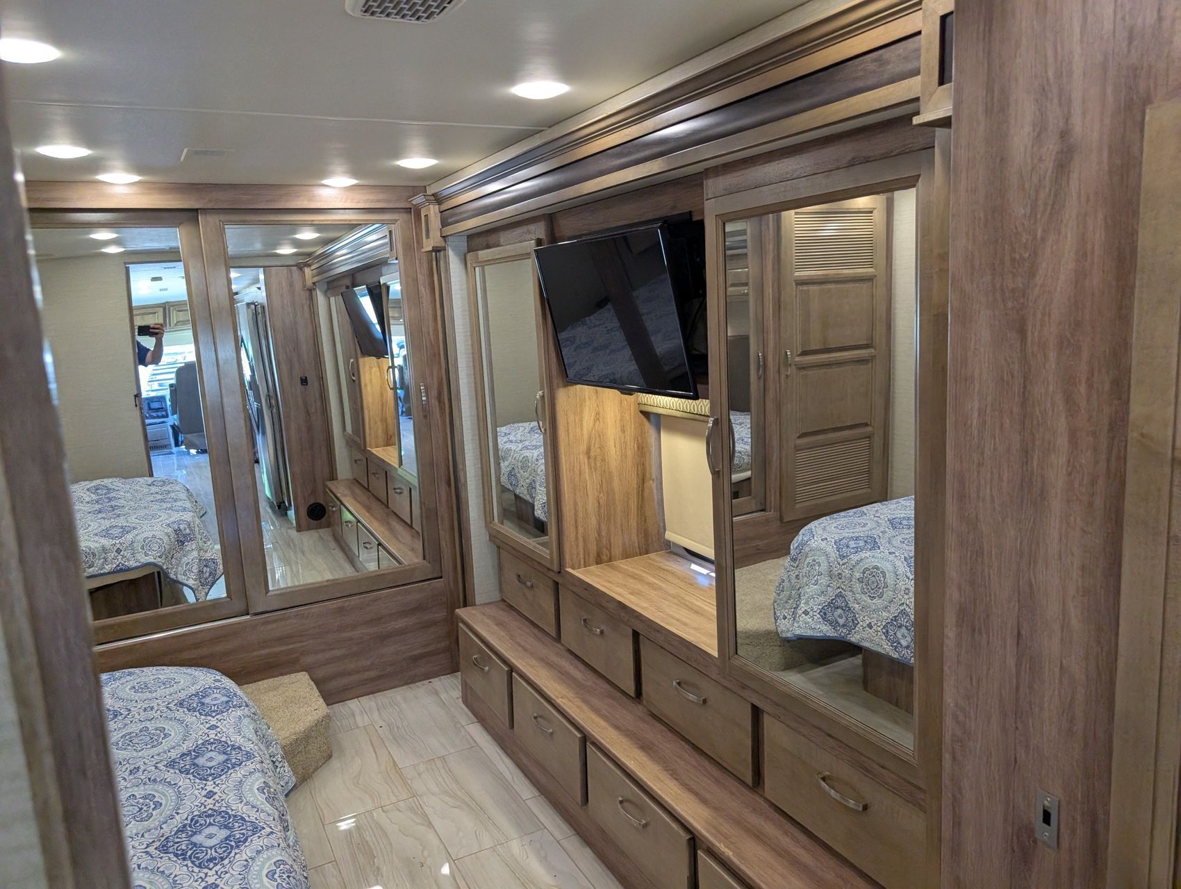 2019 Jayco Embark 92