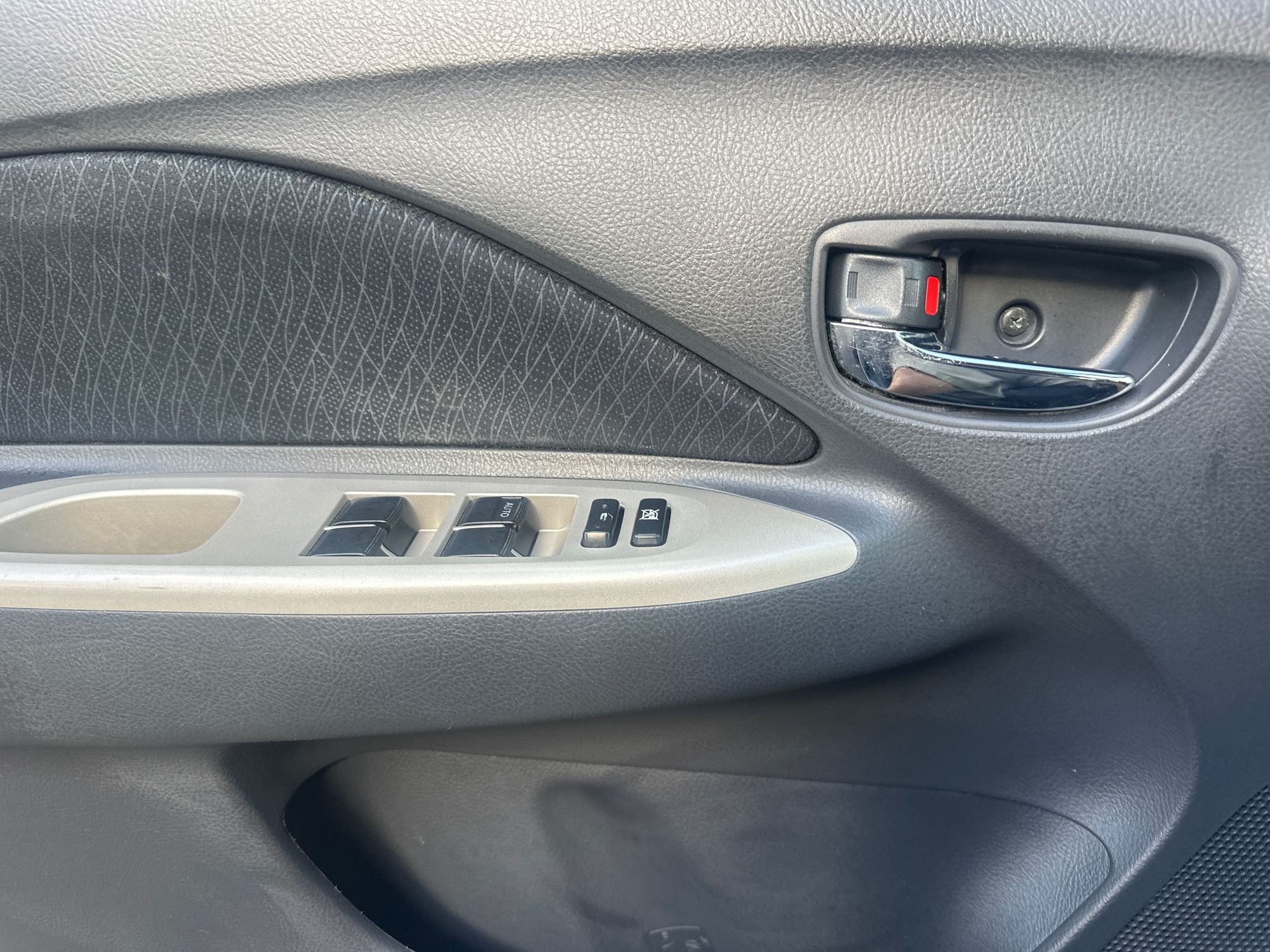 2008 Toyota Yaris Base photo 13