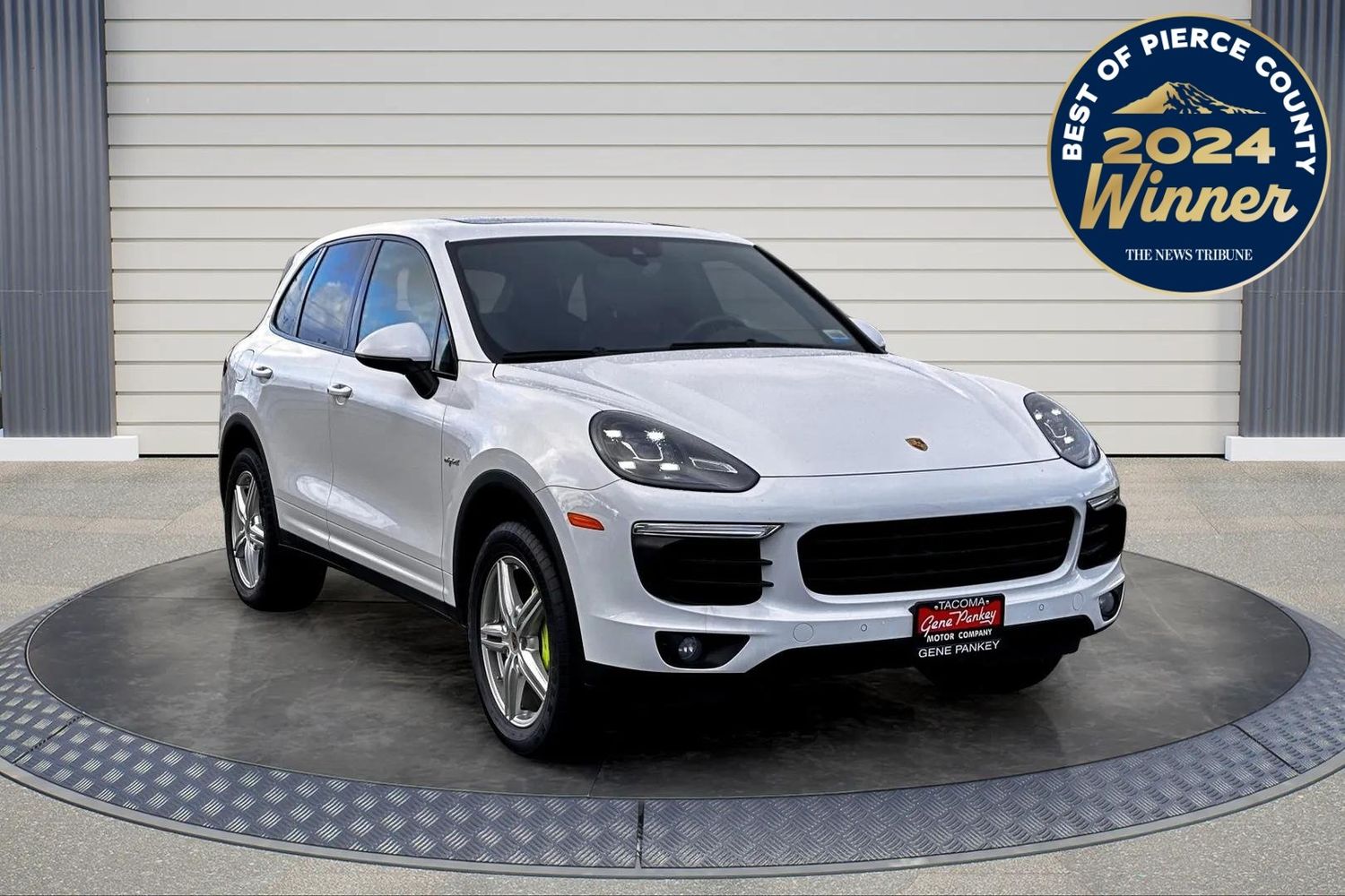 2015 Porsche Cayenne S Hybrid's photo