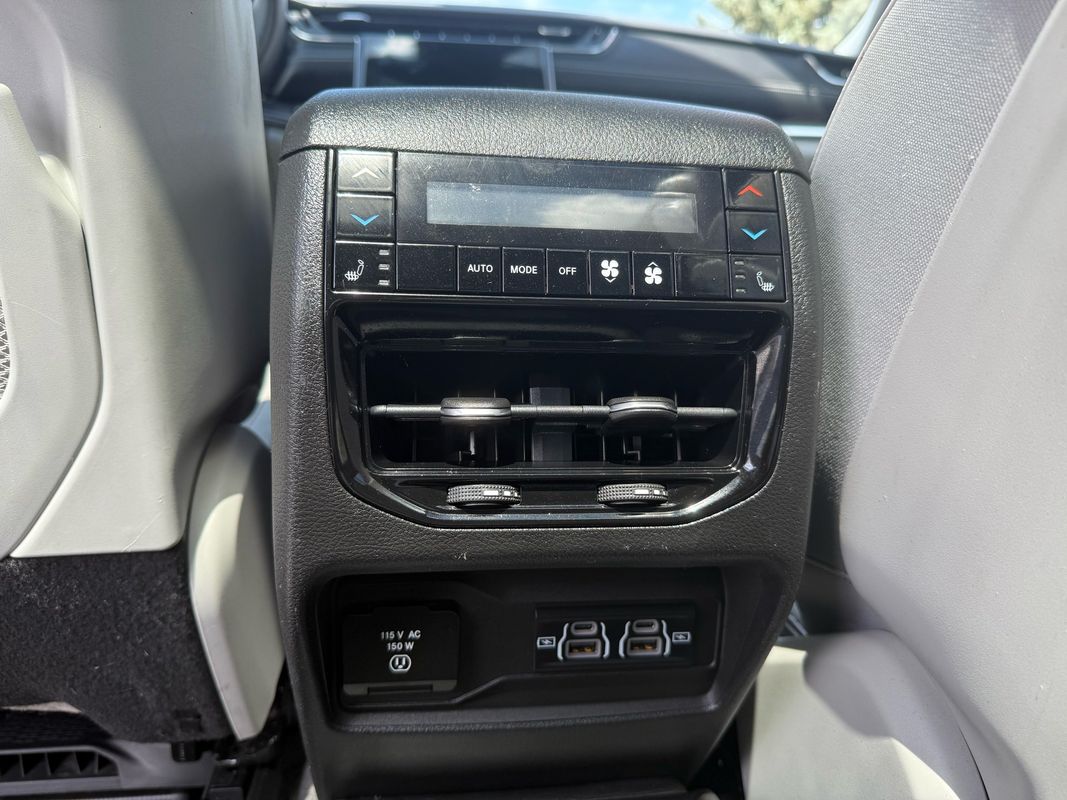 2022 Jeep Grand Cherokee L Overland - Photo 22