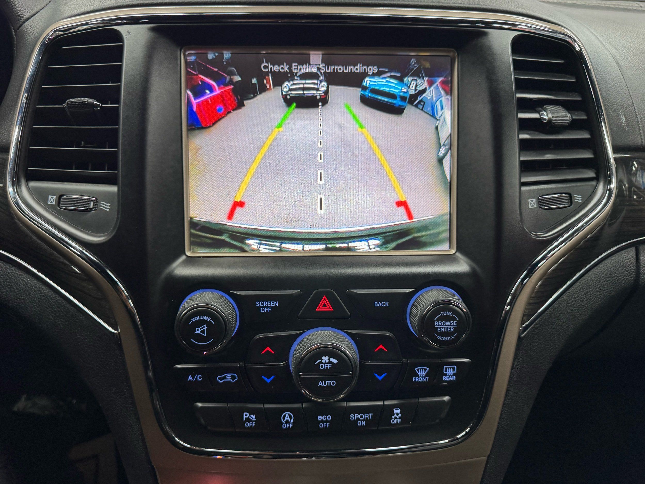2017 Jeep Grand Cherokee Overland - Photo 28