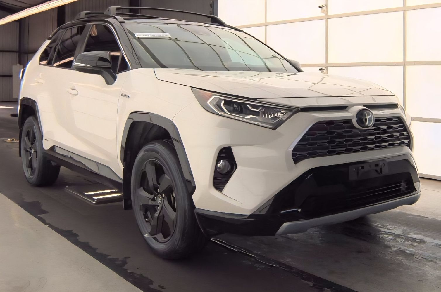 2019 Toyota RAV4 XSE's photo