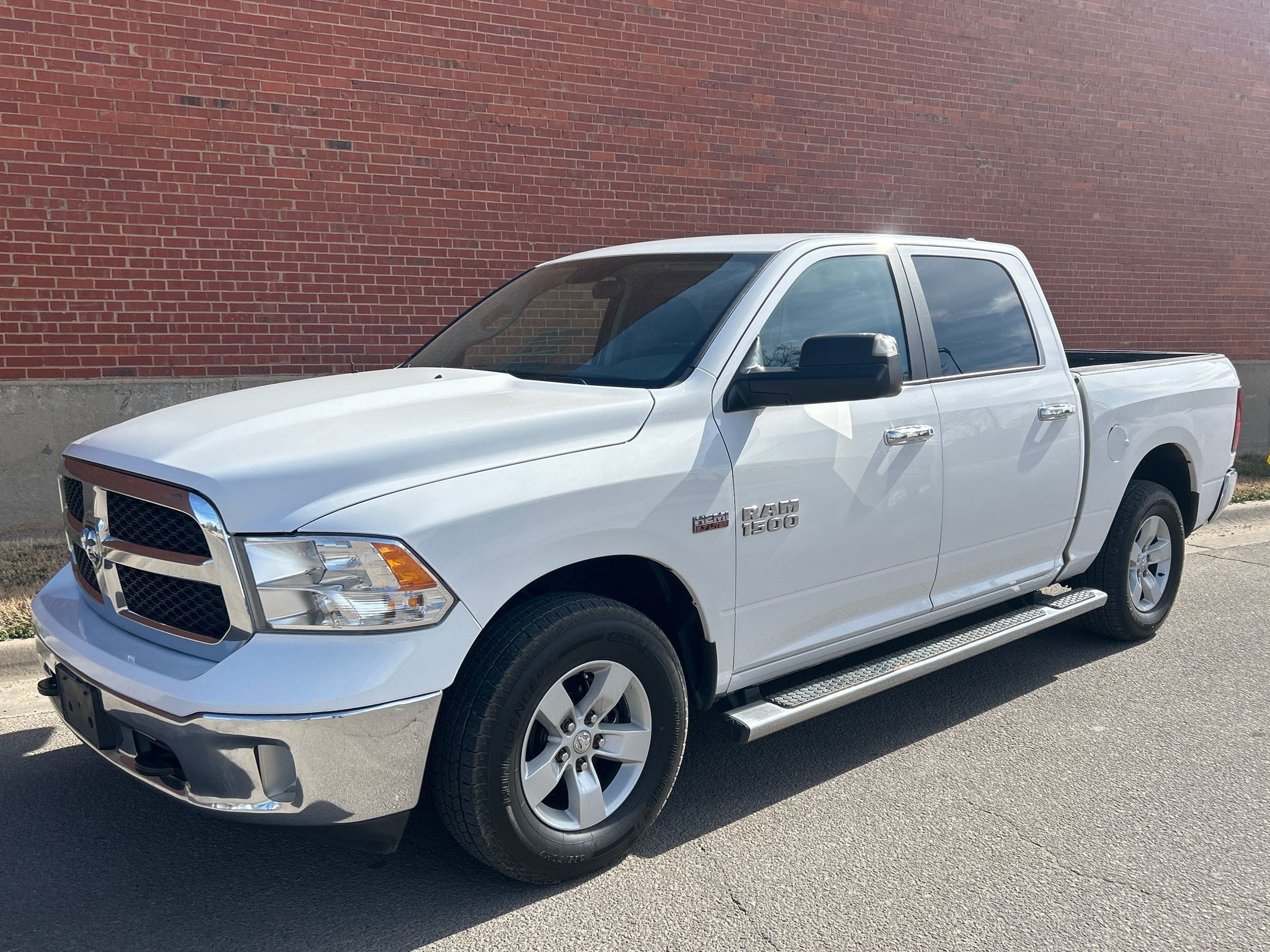 2017 RAM Ram 1500 Pickup SLT
