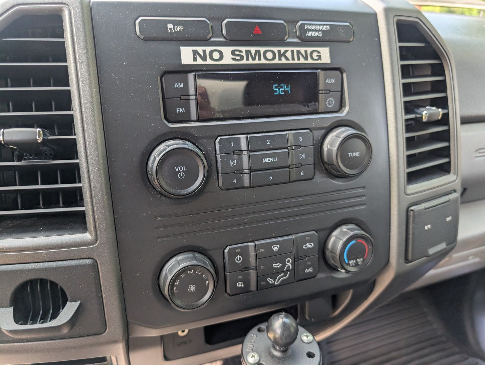 2019 Ford F-550 23