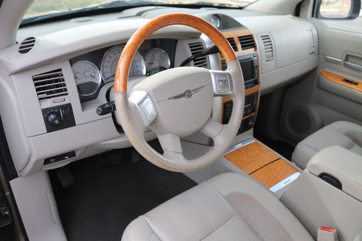 2007 Chrysler Aspen Limited | Victory Motors of Colorado