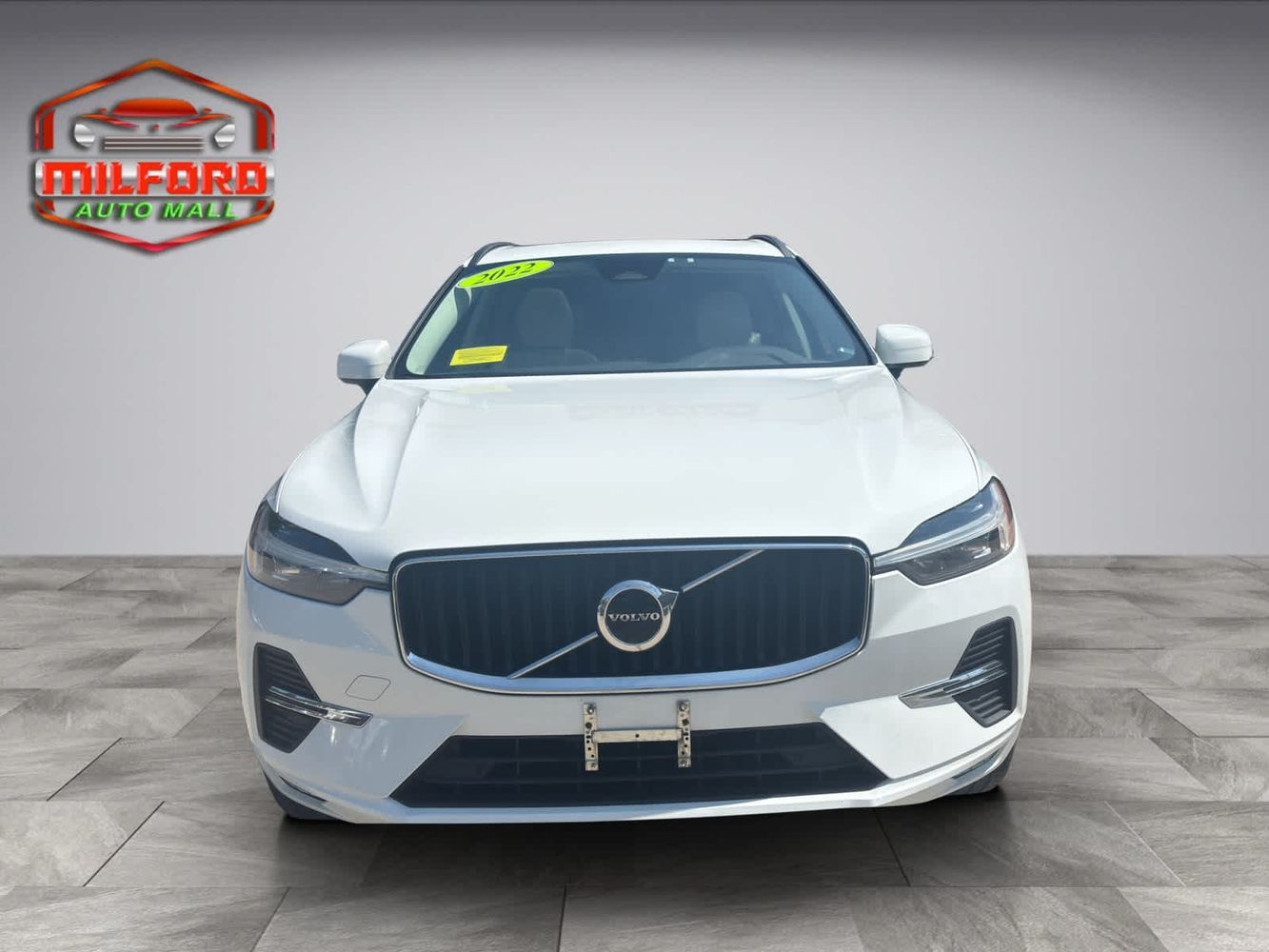 2022 Volvo XC60 B5 Momentum photo 3