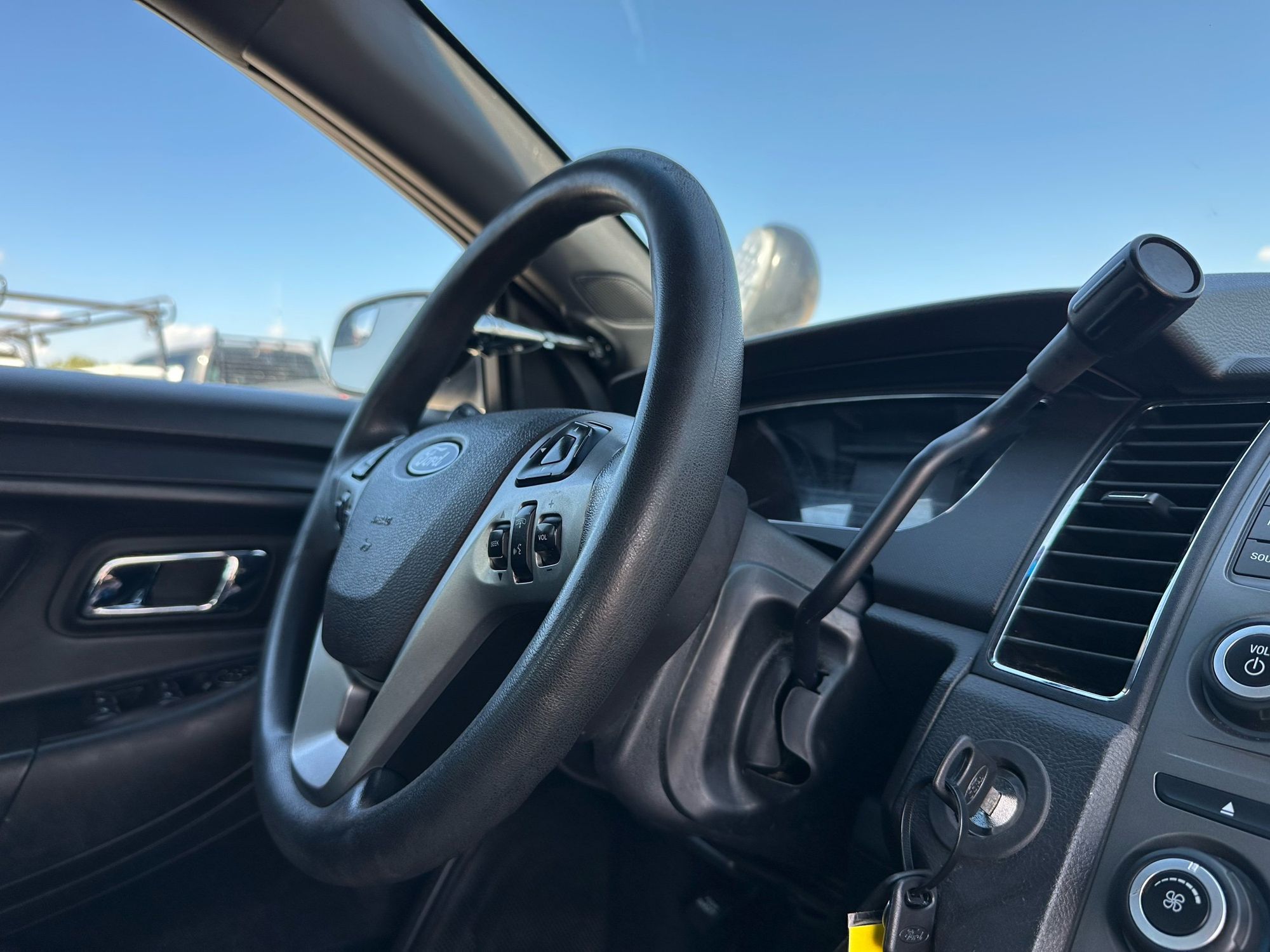 2013 Ford Taurus photo 18