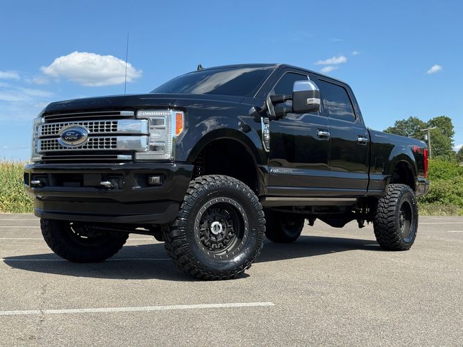 2019 Ford F-350 Limited photo 12