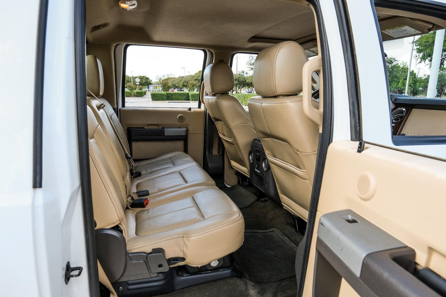 2013 Ford F-250 Platinum photo 35