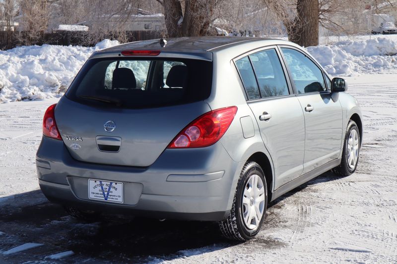 Nissan Versa Photos