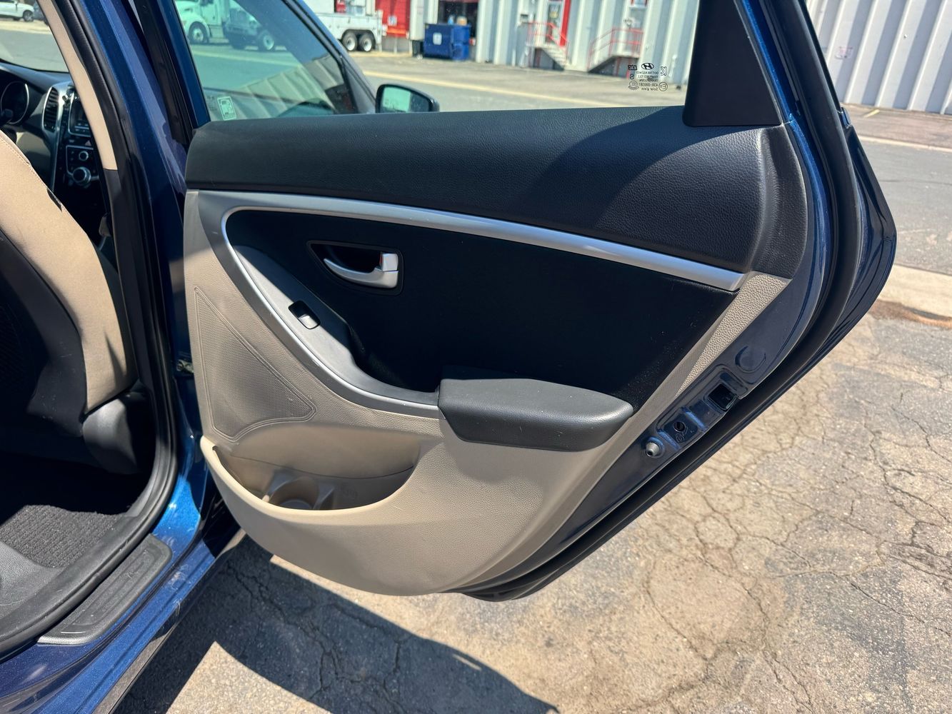2016 Hyundai Elantra GT Base photo 47