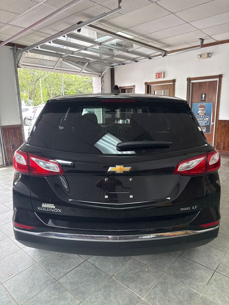 2018 Chevrolet Equinox LT photo 3