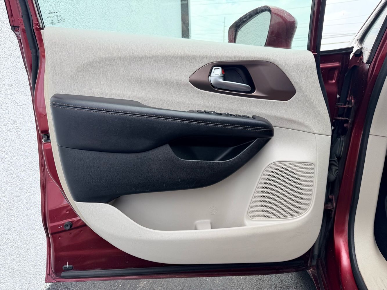 2018 Chrysler Pacifica Touring L photo 27