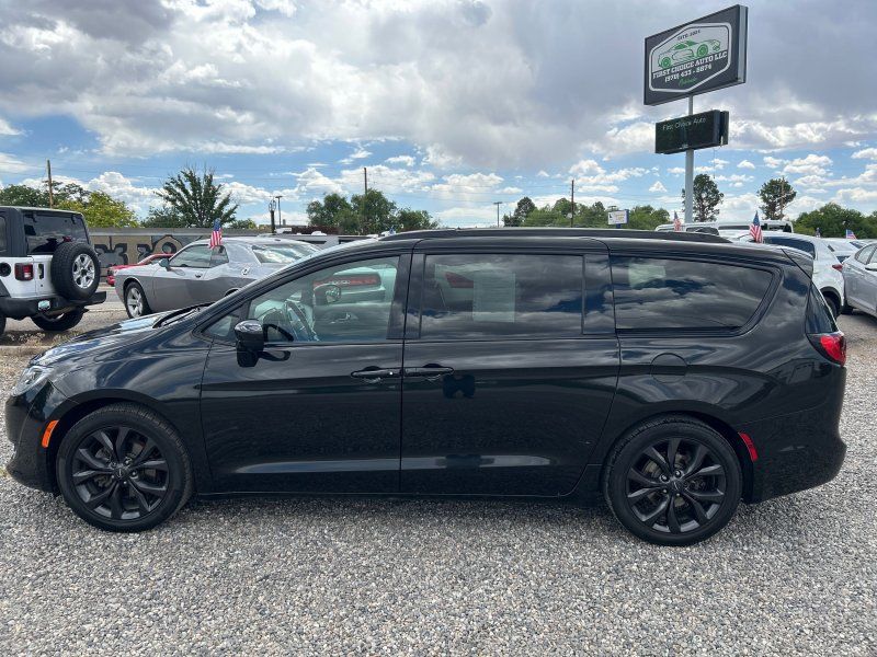 2018 Chrysler Pacifica Touring L Plus's photo
