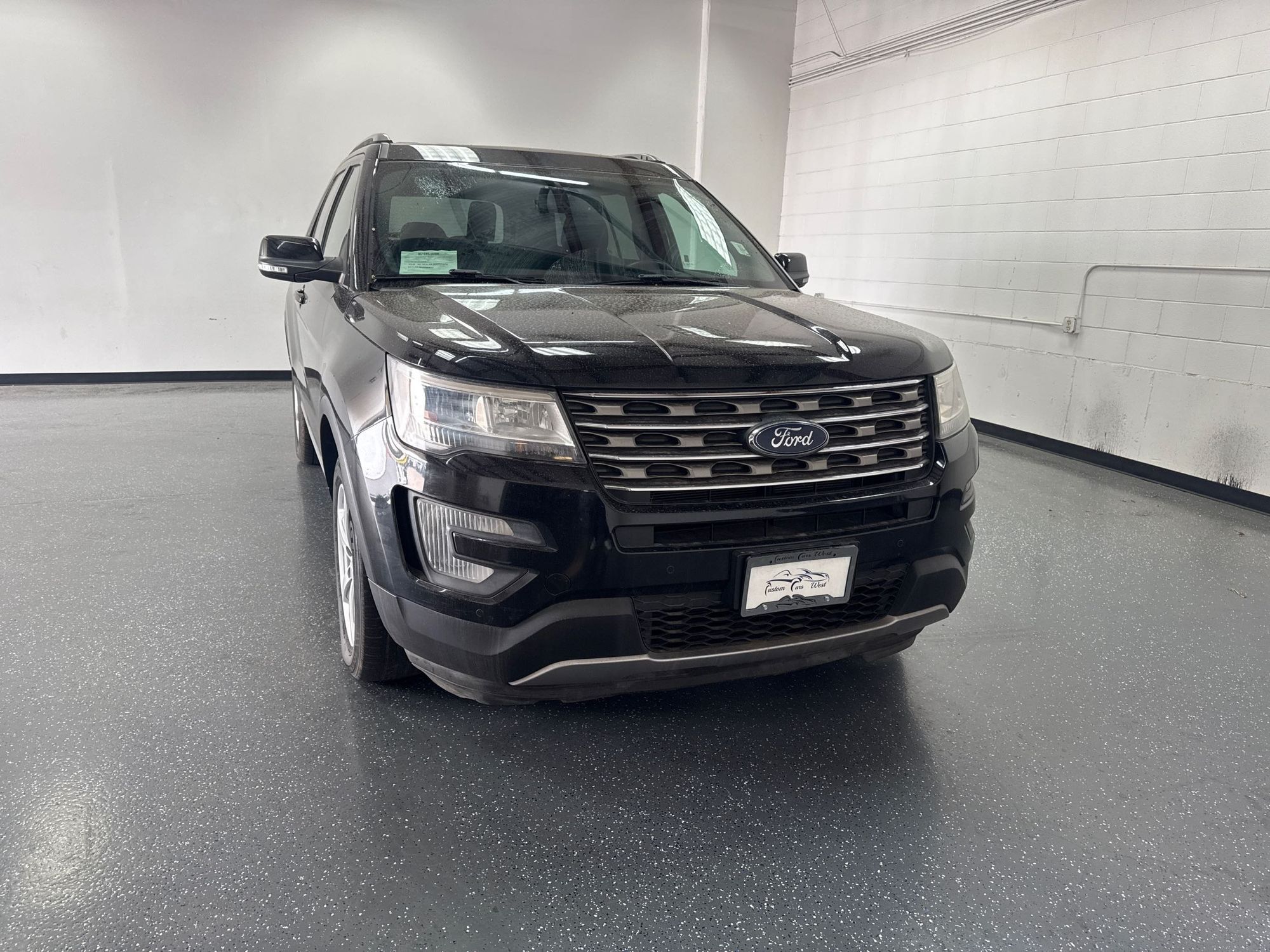 2017 Ford Explorer XLT 4WD's photo