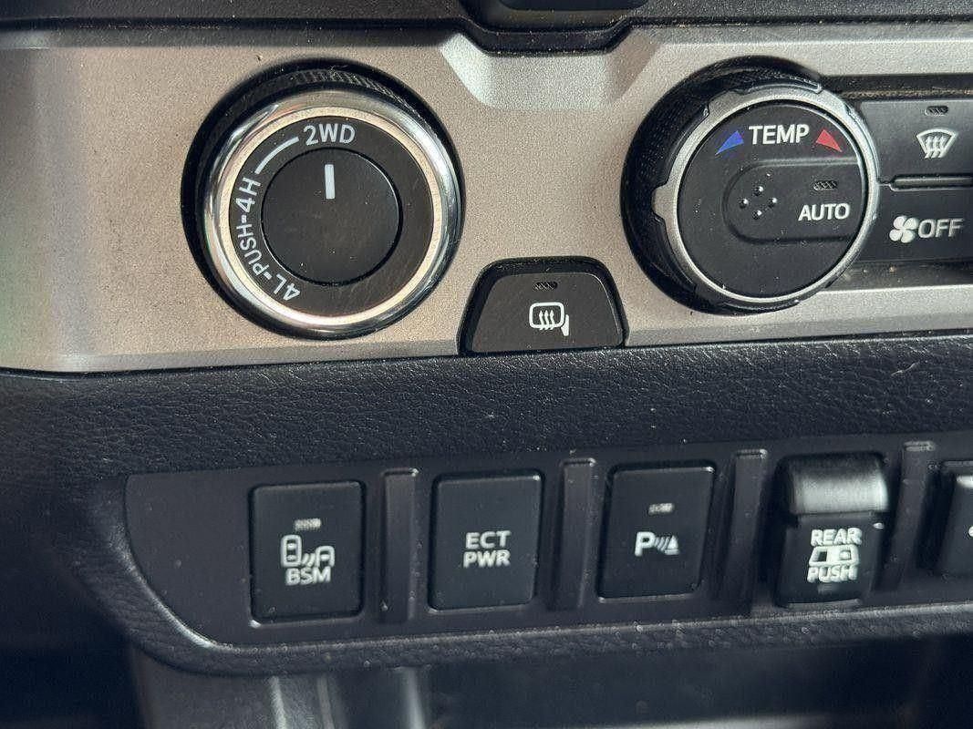 2022 Toyota Tacoma SR5 V6 photo 13