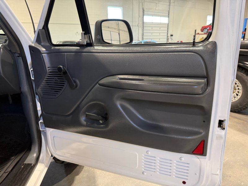 1992 Ford Bronco XLT, photo 17