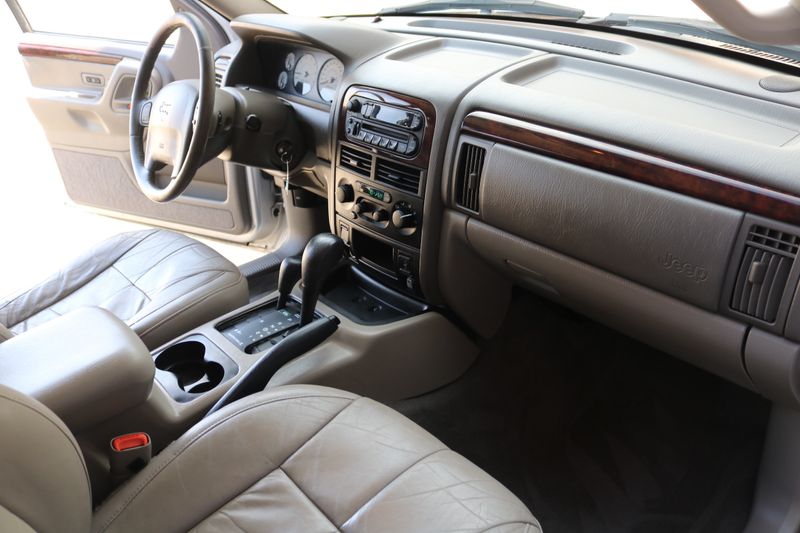 2004 Jeep Grand Cherokee Limited | Victory Motors of Colorado