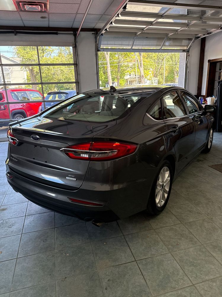 2019 Ford Fusion SE photo 8