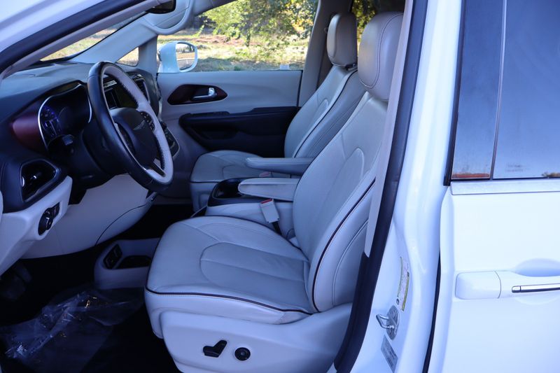 2017 Chrysler Pacifica Limited | Victory Motors of Colorado