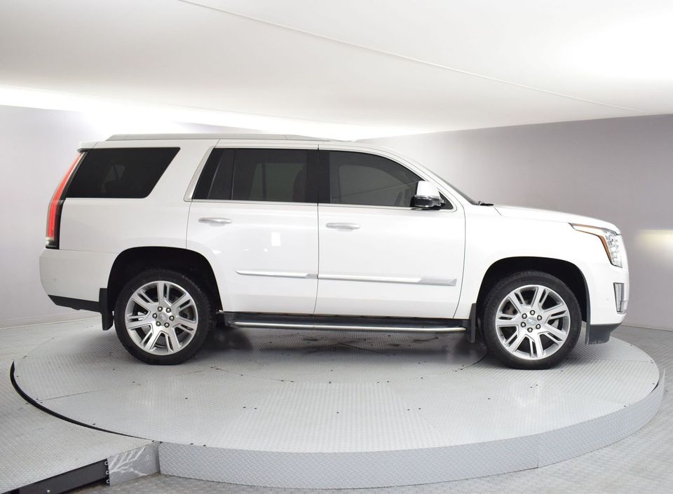 2018 Cadillac Escalade Luxury