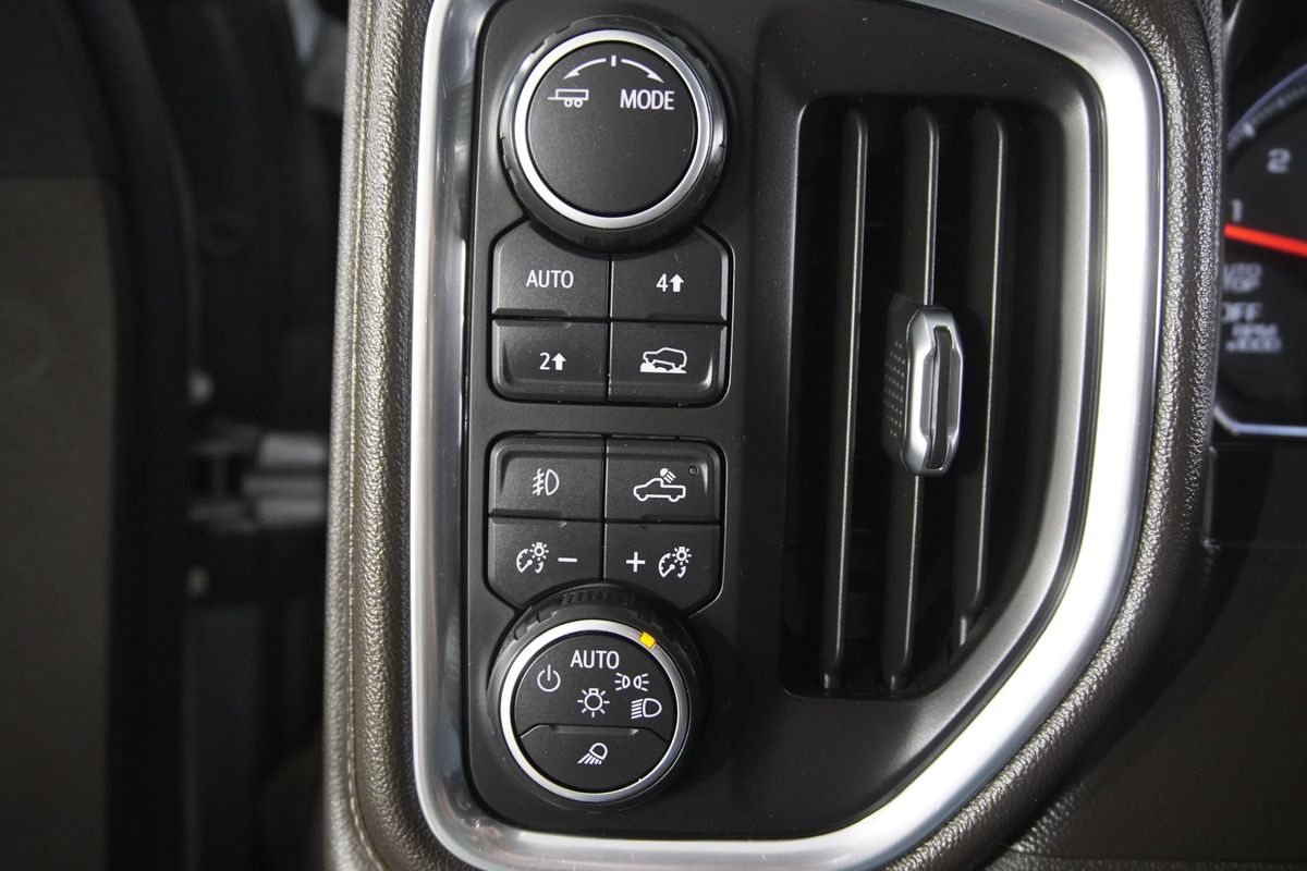 2021 Chevrolet Silverado 1500 4WD Crew Cab Short Bed LTZ