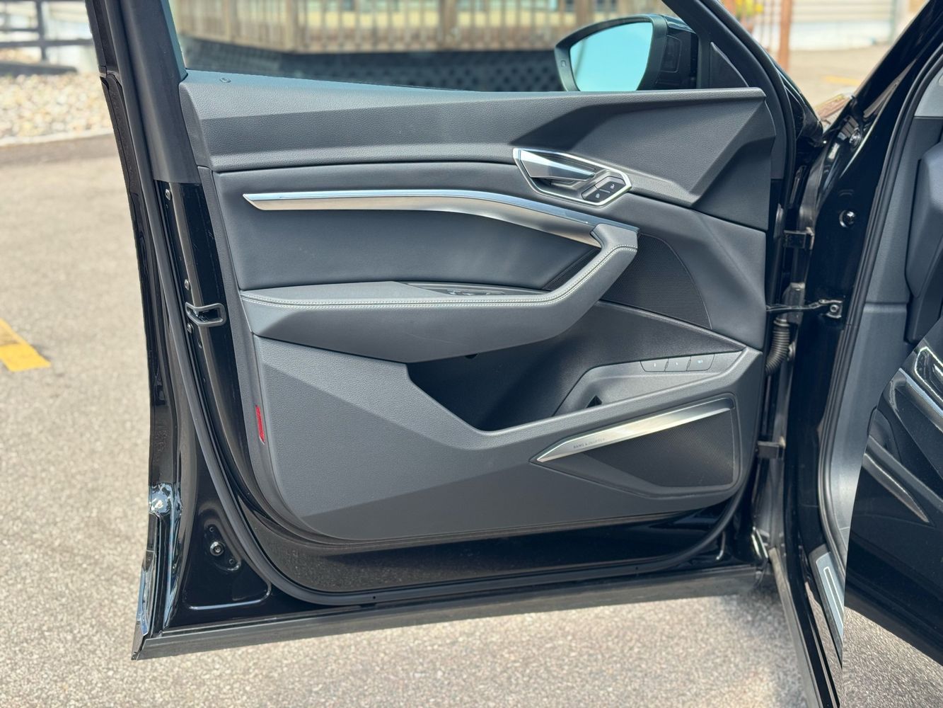 2023 Audi e-tron Premium Plus photo 24