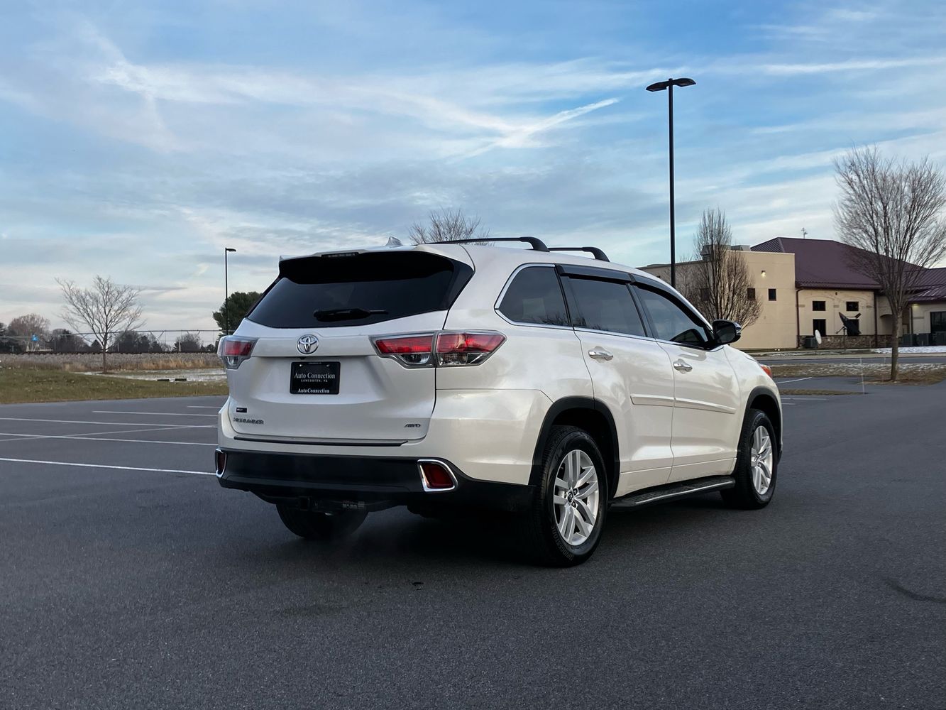 2016 Toyota Highlander LE photo 7