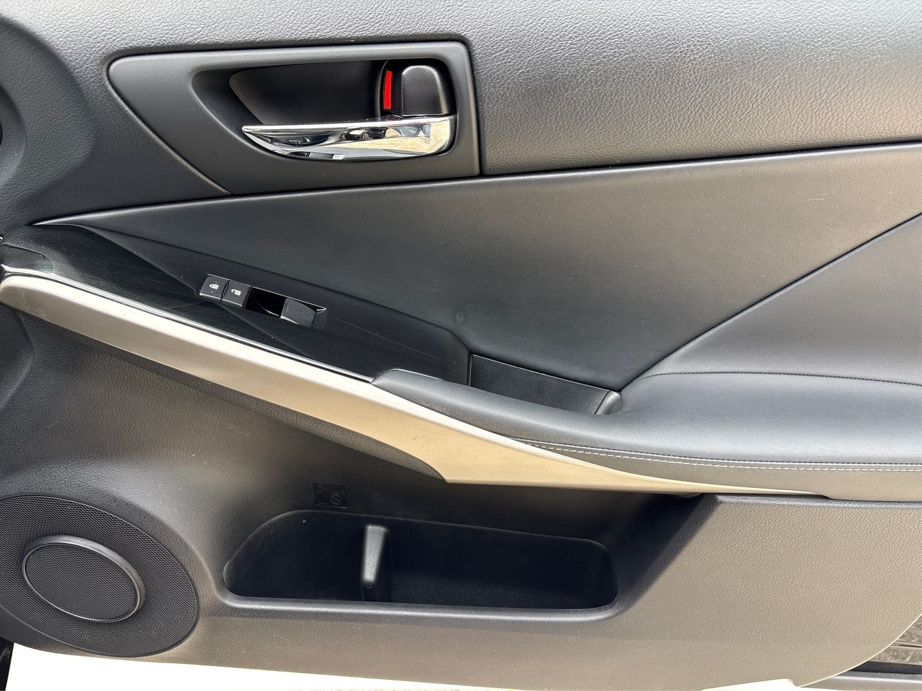 2016 Lexus IS 300 - Photo 27