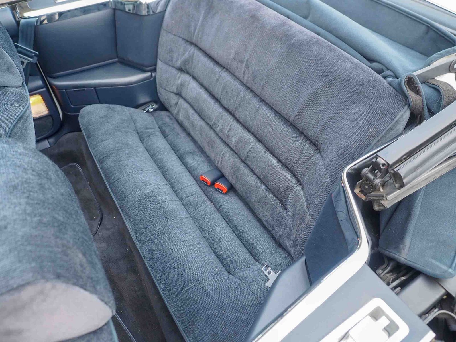 1990 Chrysler Le Baron 54