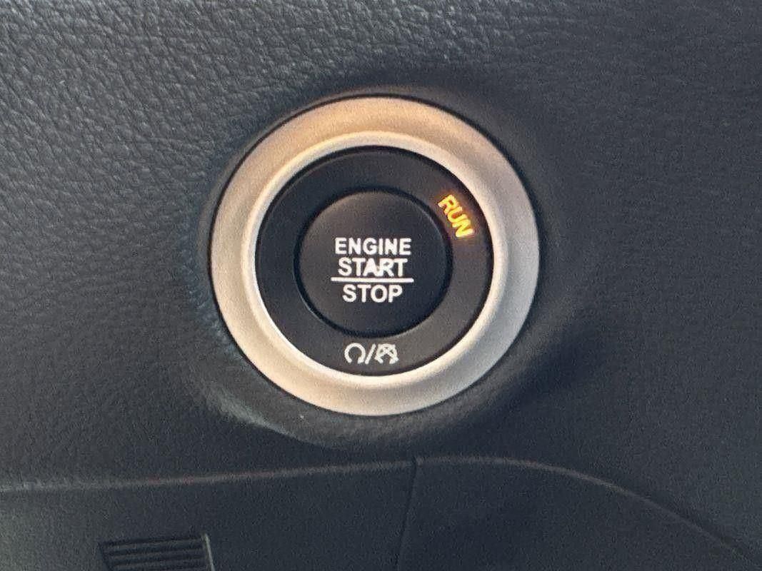 2023 Chrysler Pacifica Hybrid Touring L photo 15