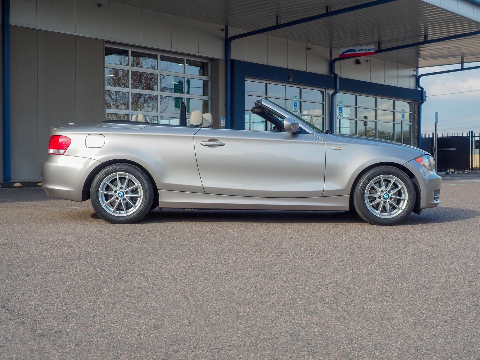 2011 BMW 128I 11