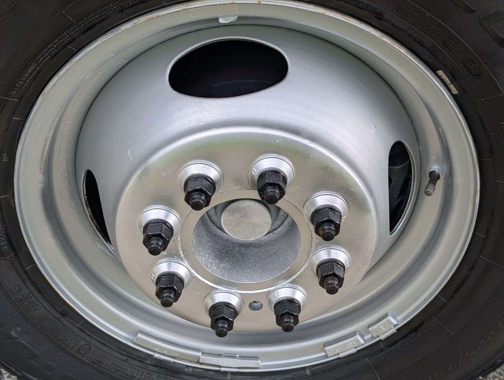 2016 Ford E-350 81
