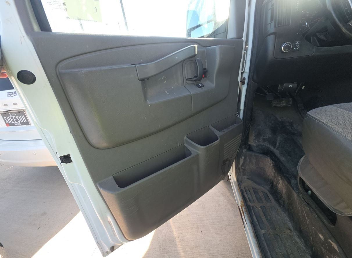 2018 Chevrolet Express 2500 11
