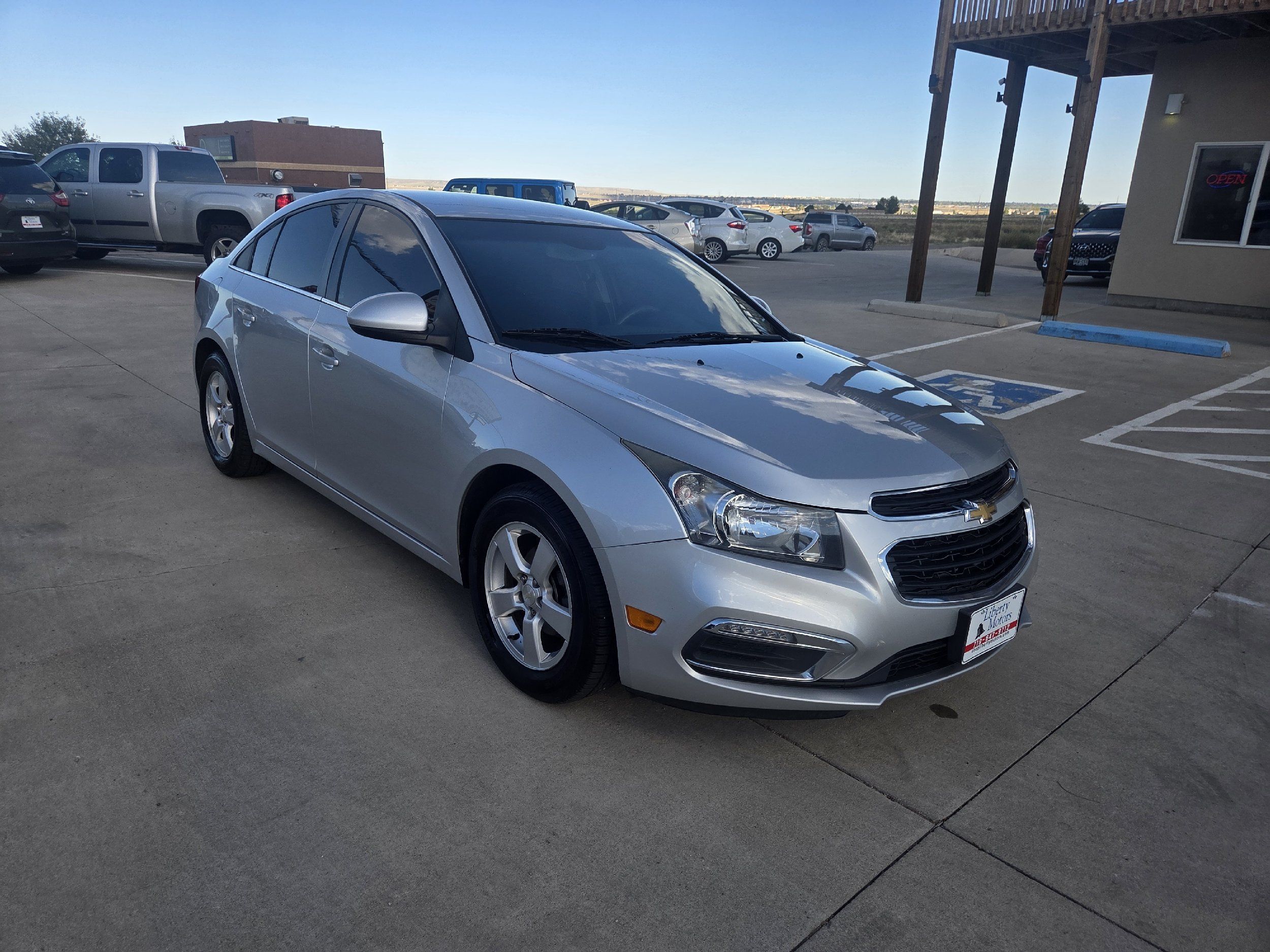 2016 Chevrolet Cruze photo 4