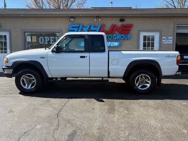 White 2001 Mazda B-Series B3000 SE 4WD Pickup Truck Four-Wheel Drive 5-Speed Automatic