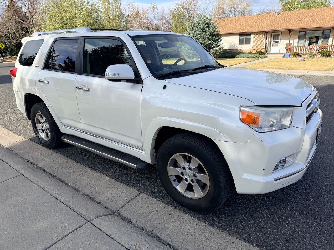 2013 Toyota 4Runner SR5 4x4 V6's photo