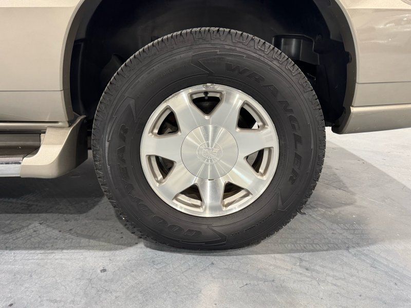 2002 Cadillac Escalade Base, photo 27
