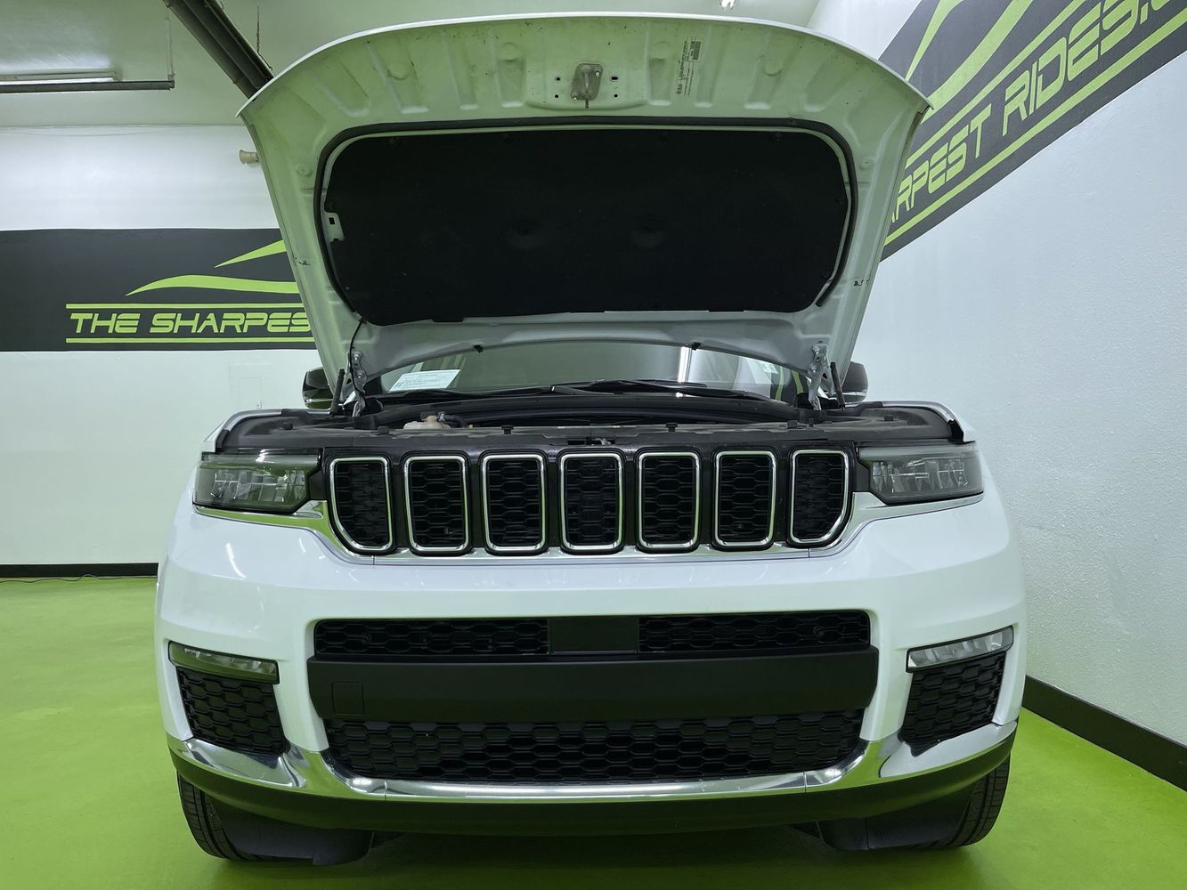 2023 Jeep Grand Cherokee Limited photo 3