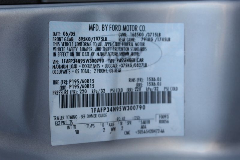 2005 Ford Focus ZX4 SE | Victory Motors of Colorado