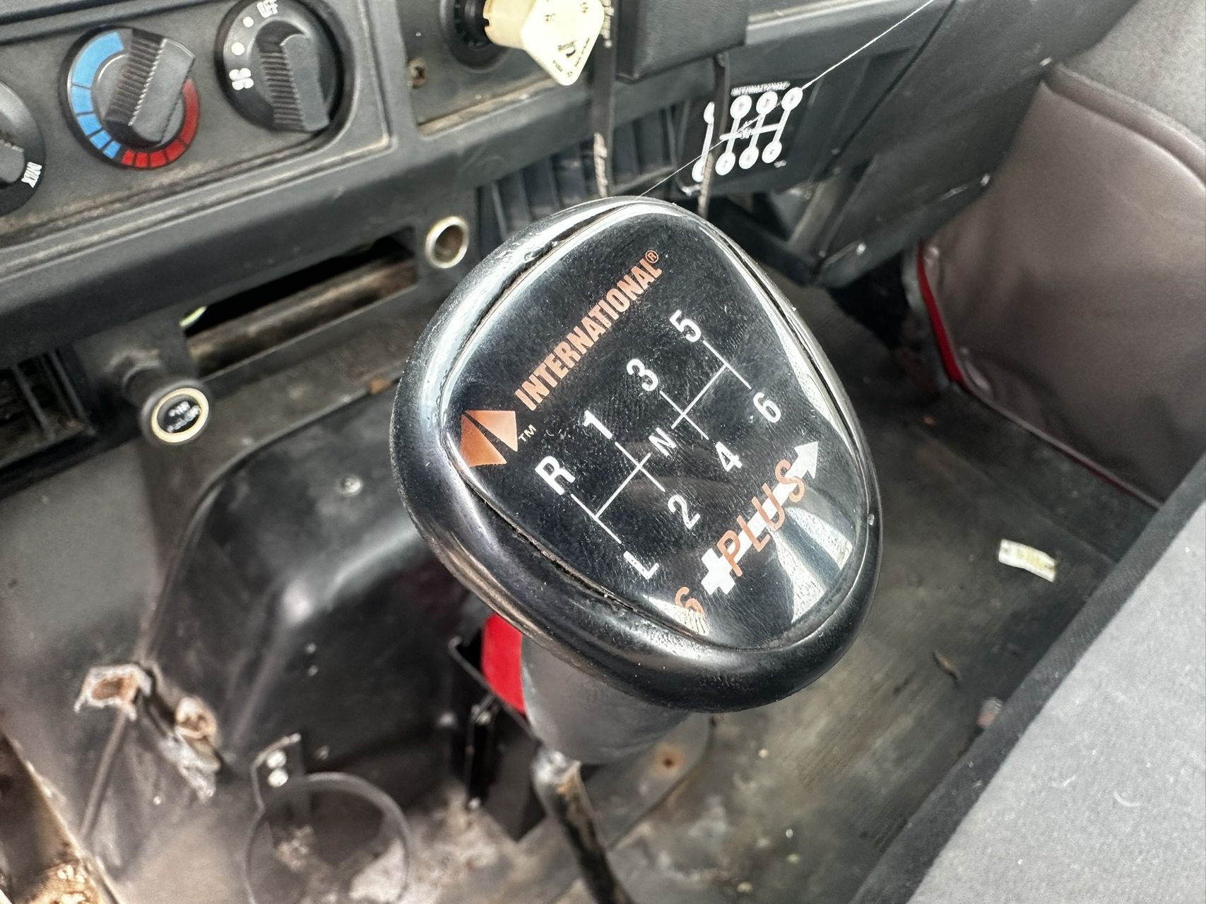 2000 International 4700 24