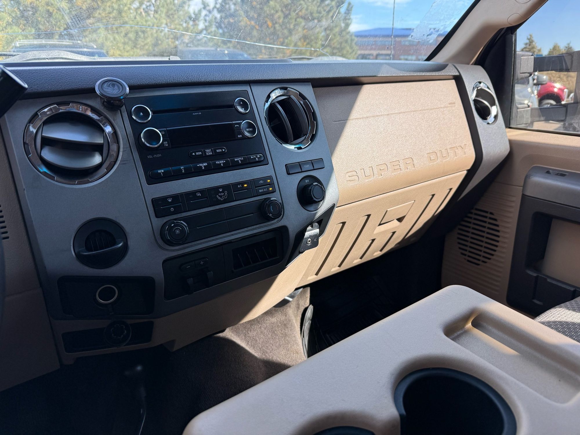 2014 Ford F-350 XLT photo 28