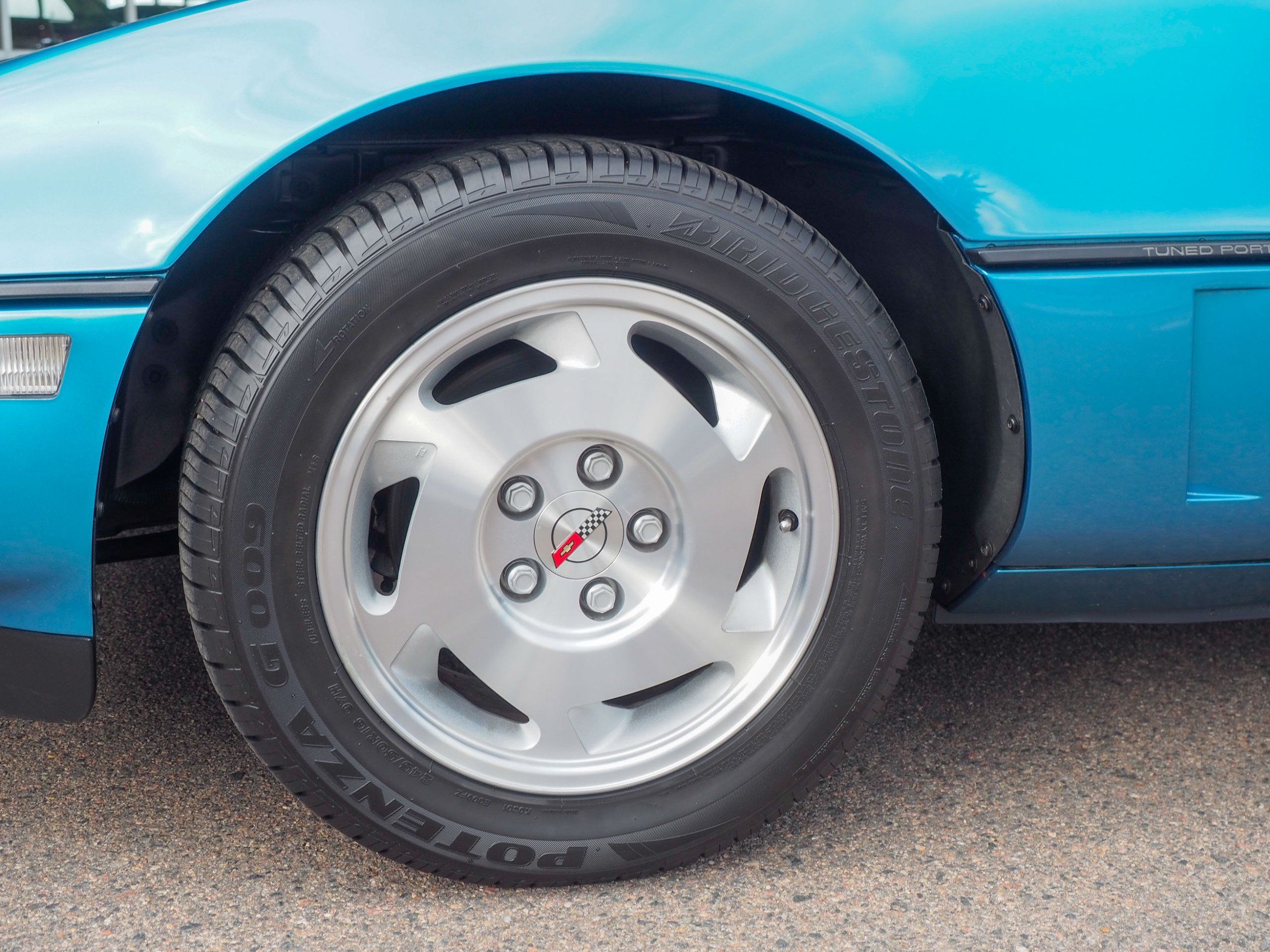1988 Chevrolet Corvette Blue Coupe