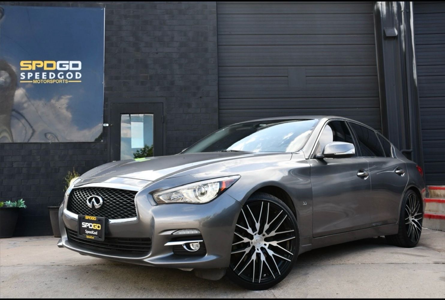 2015 INFINITI Q50's photo
