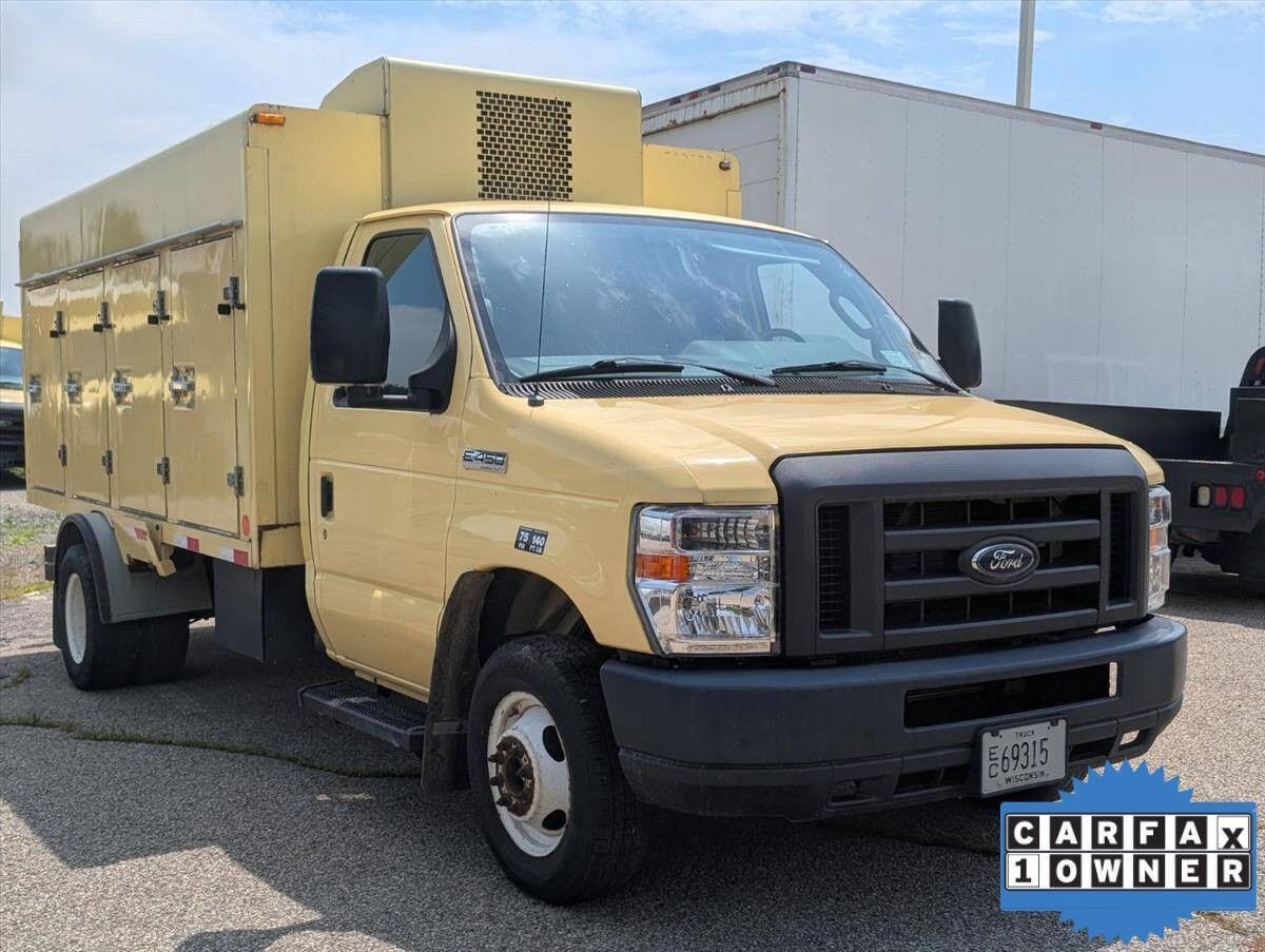 2019 Ford E-450 photo 2