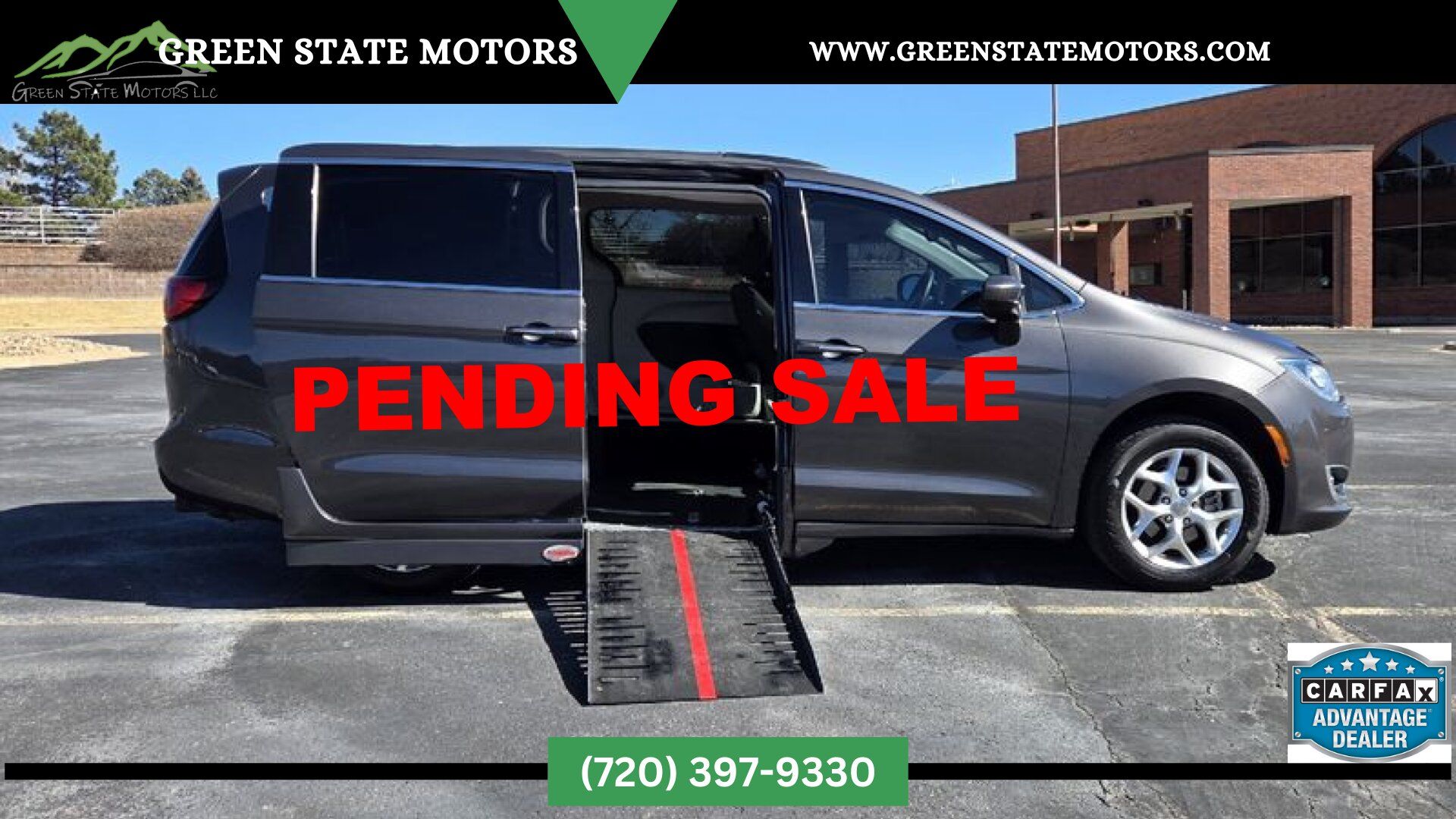 2017 Chrysler Pacifica Touring Plus's photo